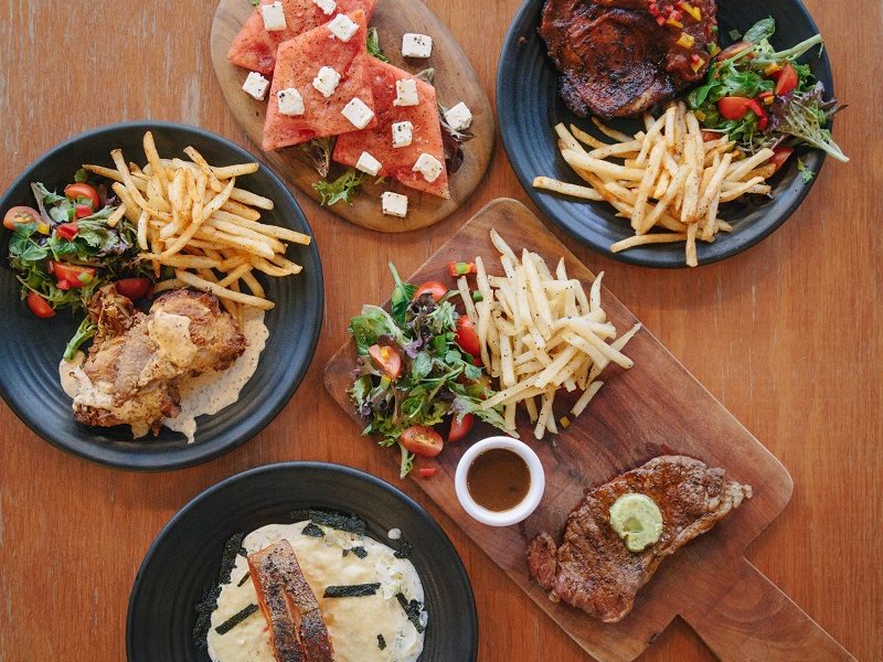 Stirling Steaks Interview with Elwyn Chan. Great charcoal grilled steaks.