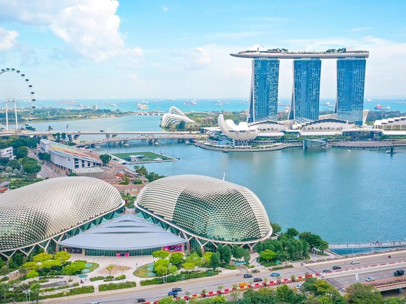 If you are looking to set up a company in Singapore and apply for a valid work pass to work in the new company, here is a guide.